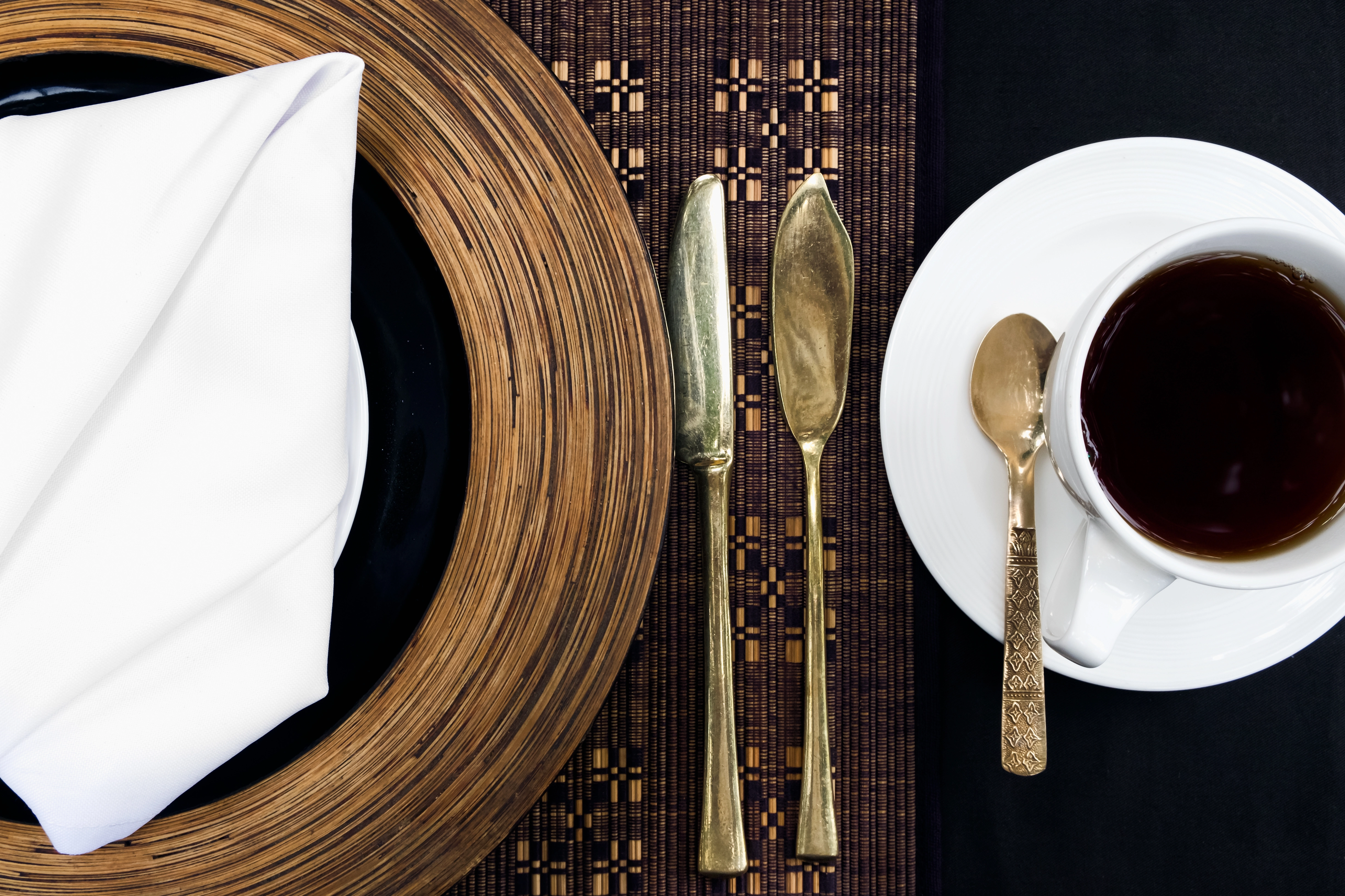 The Art of Dining: A Guide to Modern Table Manners