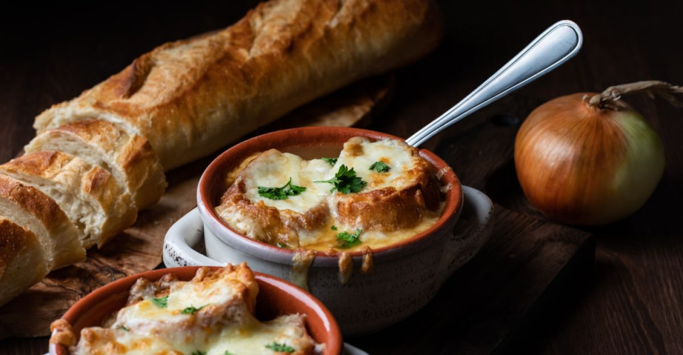 The Caramelised Comfort: A Bowl of Classic French Onion Soup