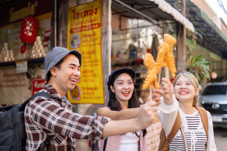  A Feast of Flavors: The World's Best Street Food According to YouTube and Culinary Masters