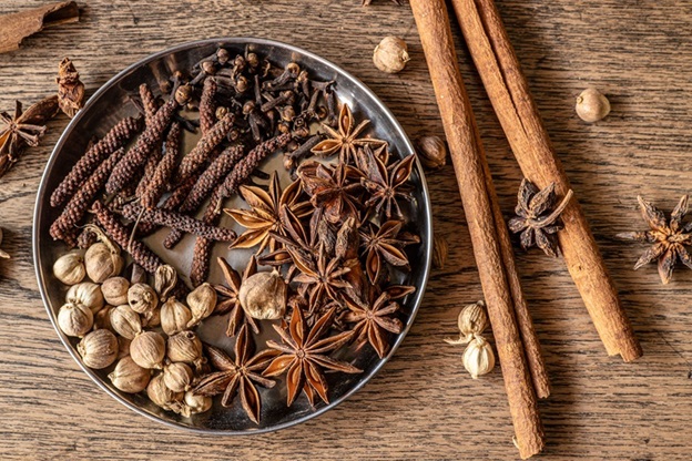 DIY Winter Spice Mixes: Garam Masala, Mulled Spice & Herb Blends