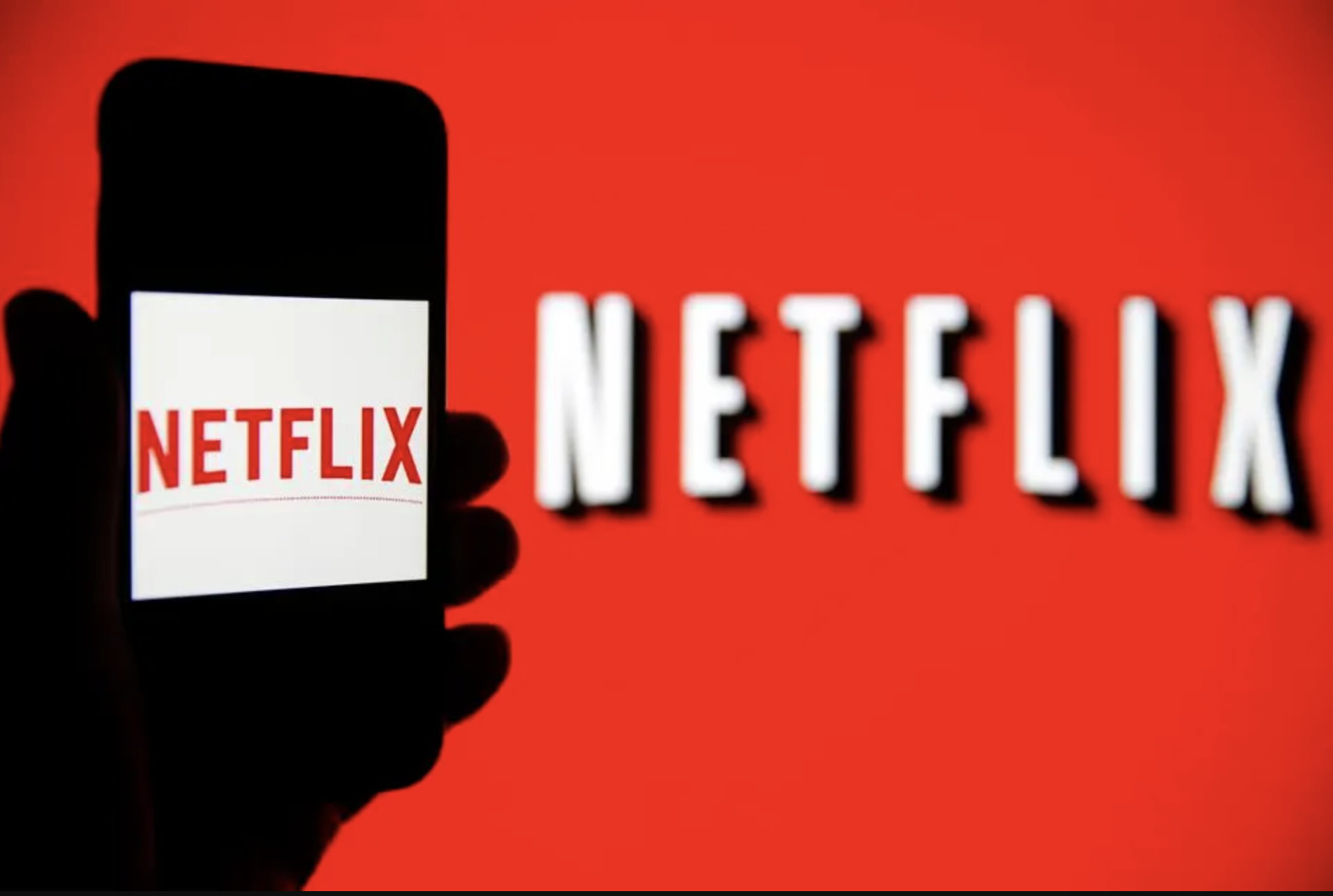 Netflix (NFLX) Misses Q3 2025 Earnings by 15%: Buy the Dip or Warning Sign Ahead?
