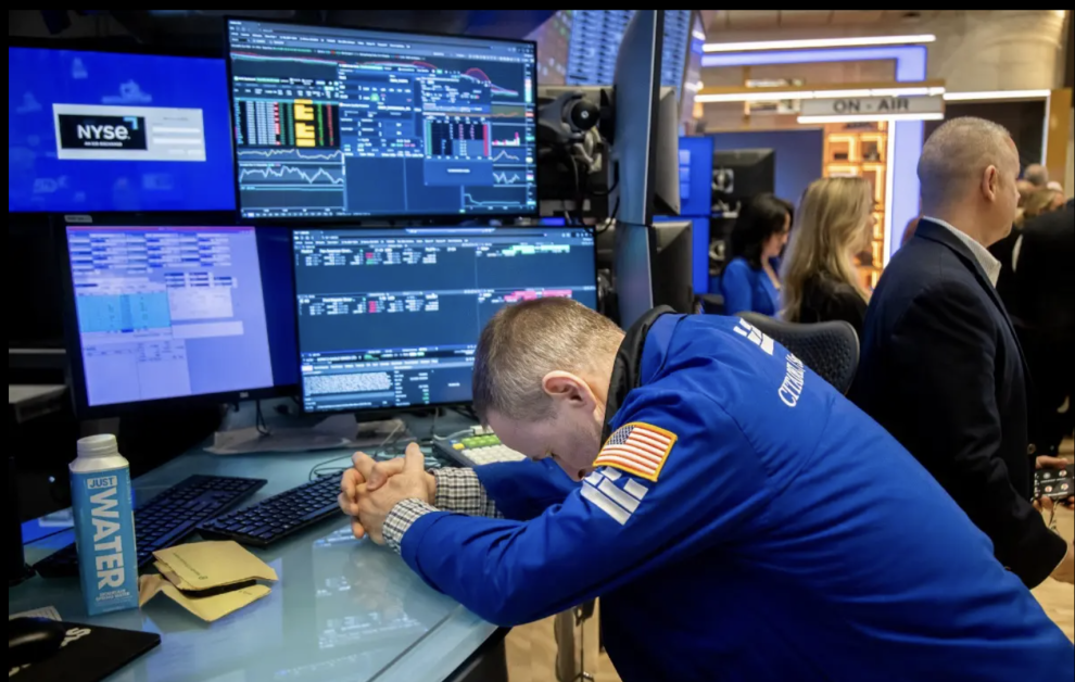 $730 Billion Wiped Off in a Day: Why Big Tech Stocks Plunged and What It Means for Investors