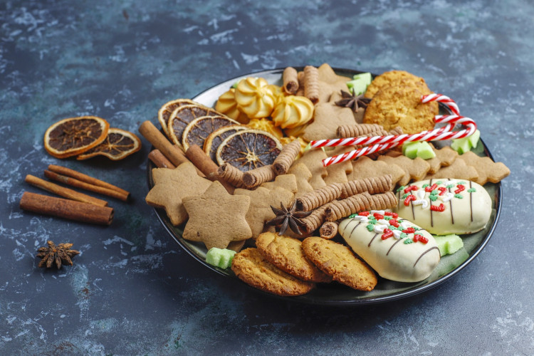 The Art of Christmas Baking: Tips for Perfect Doughs & Frostings 