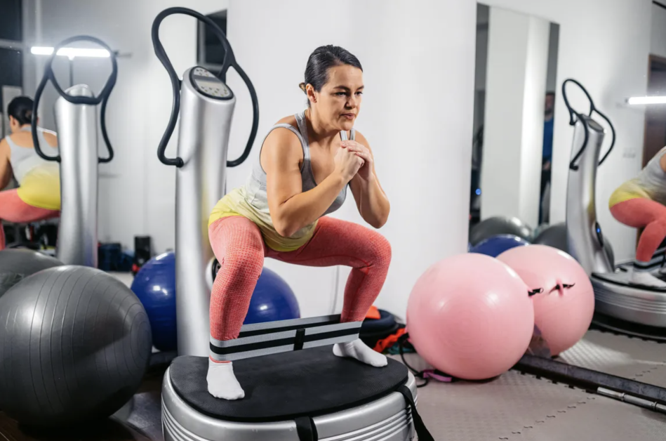 Vibration Plates Go Viral – Do They Work? Science, Safety & Influencer Insights
