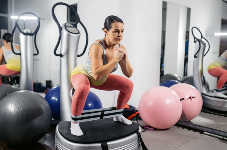 Vibration Plates Go Viral – Do They Work? Science, Safety & Influencer Insights