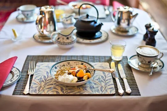 English breakfast setting